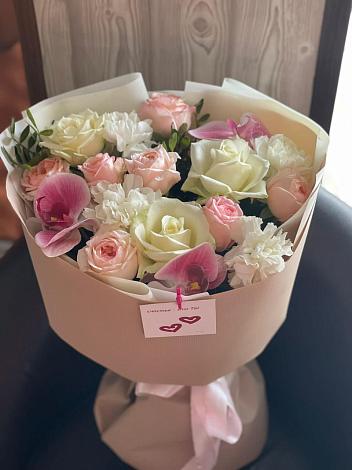 Букет цветов из: Орхидеи, Розы и Гвоздики в Крюково