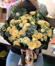Букет цветов из:  Розы и Лизиантусы в Крюково
